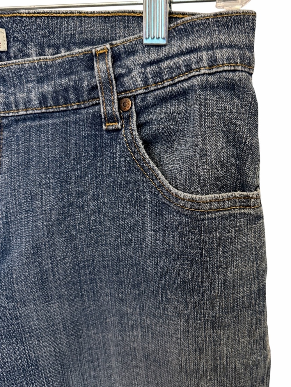 Levi's 550 Womens 16 Blue Wash Relaxed Tapered Leg Stretch Denim Jean Distressed - Picture 6 of 11